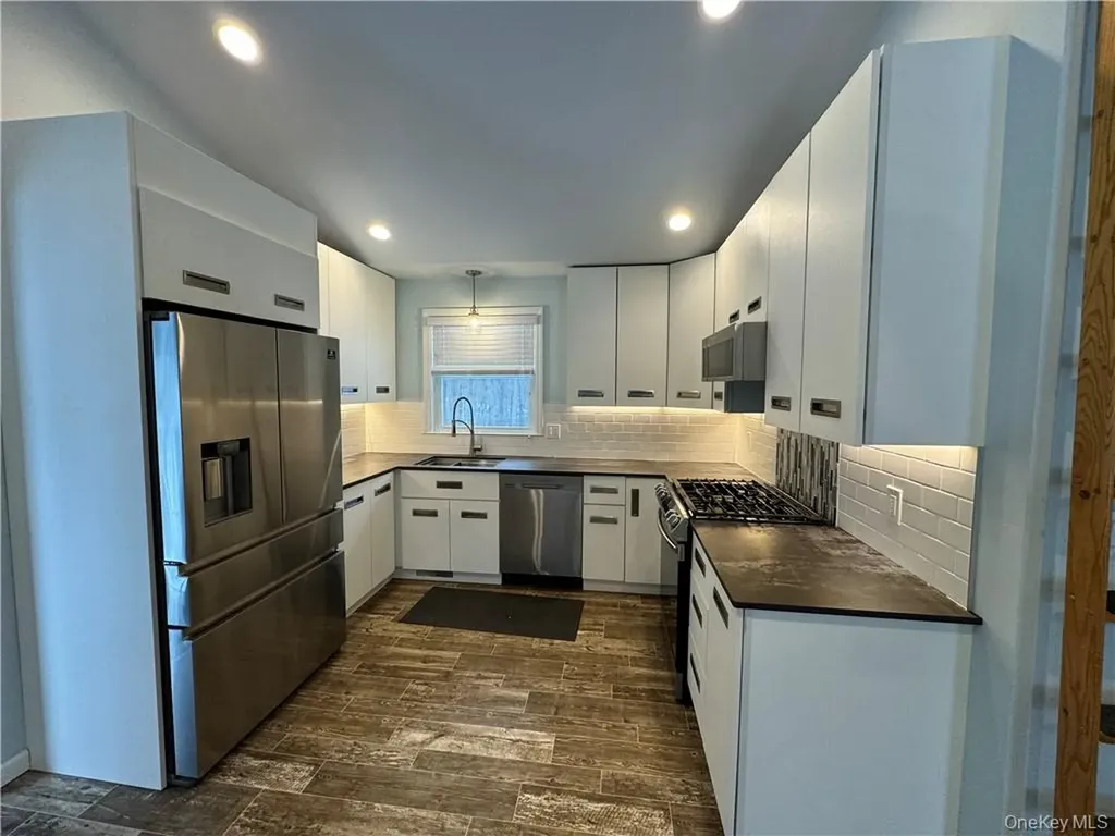317 Overlook Court Carmel NY 10512