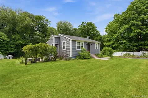 317 Overlook Court Carmel NY 10512