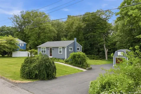 317 Overlook Court Carmel NY 10512