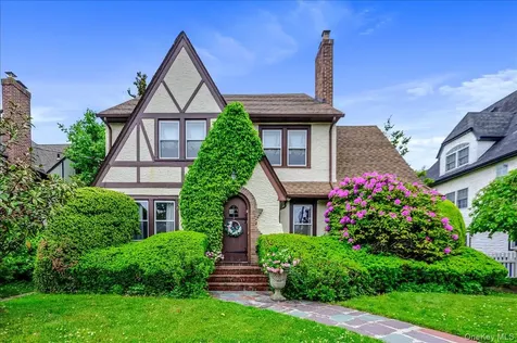 11 Demott Avenue Rockville Centre NY 11570