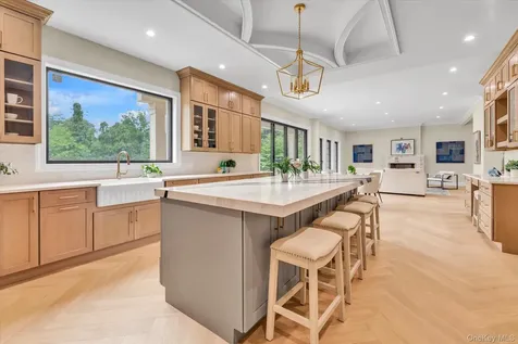 26 Bacon Road Old Westbury NY 11568