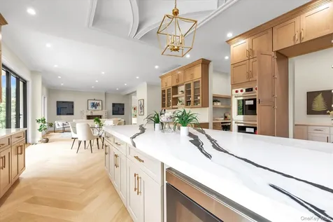 26 Bacon Road Old Westbury NY 11568