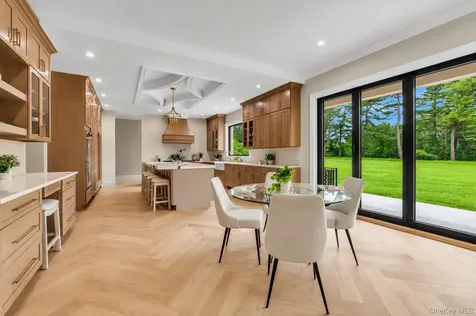 26 Bacon Road Old Westbury NY 11568