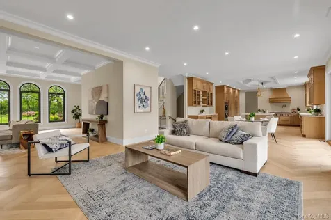 26 Bacon Road Old Westbury NY 11568