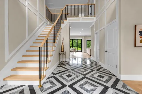 26 Bacon Road Old Westbury NY 11568