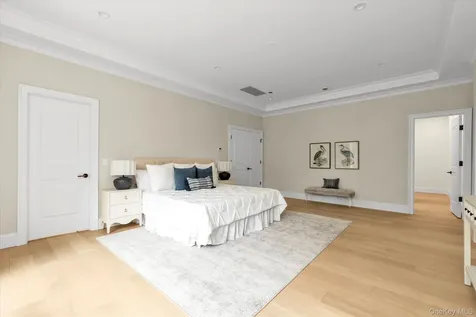 26 Bacon Road Old Westbury NY 11568