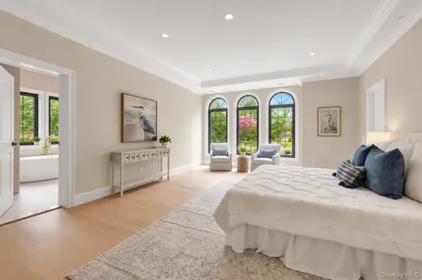 26 Bacon Road Old Westbury NY 11568