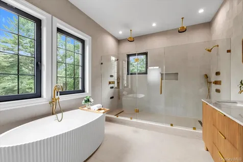 26 Bacon Road Old Westbury NY 11568
