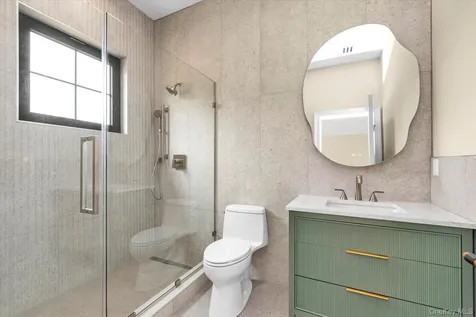 26 Bacon Road Old Westbury NY 11568