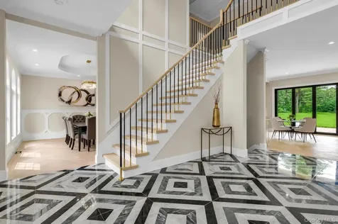 26 Bacon Road Old Westbury NY 11568