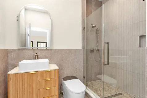 26 Bacon Road Old Westbury NY 11568