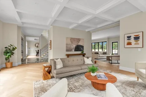 26 Bacon Road Old Westbury NY 11568