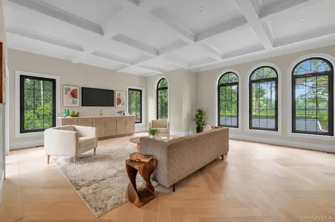 26 Bacon Road Old Westbury NY 11568