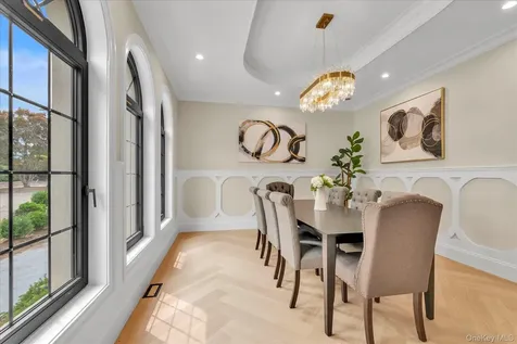 26 Bacon Road Old Westbury NY 11568