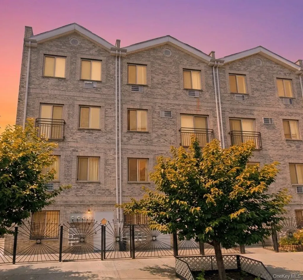 3241 Parkside Place Bronx NY 10467