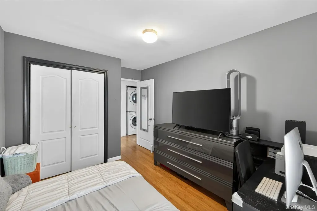 3241 Parkside Place Bronx NY 10467