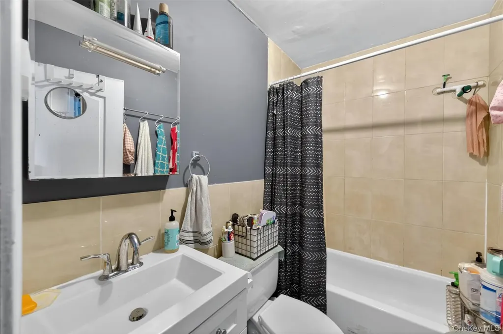 3241 Parkside Place Bronx NY 10467