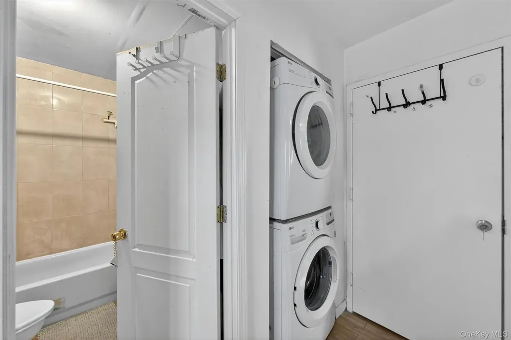 3241 Parkside Place Bronx NY 10467