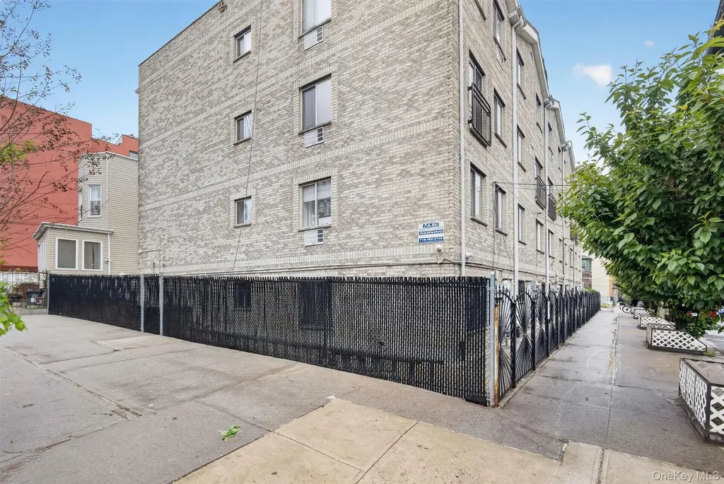 3241 Parkside Place Bronx NY 10467