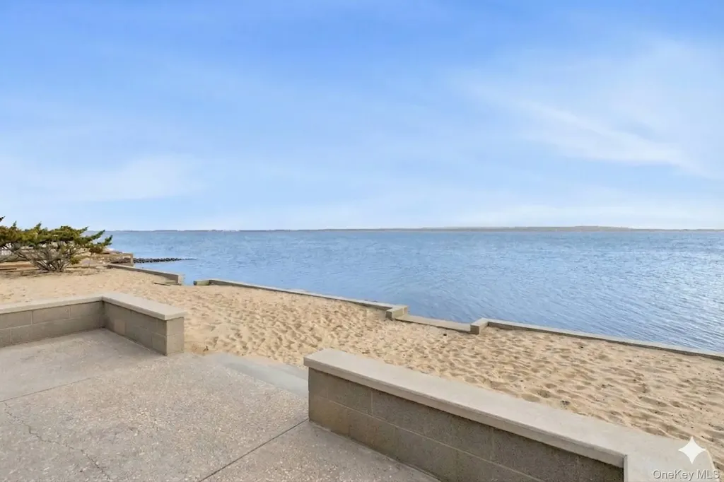 154 Shore Drive E Amagansett NY 11930