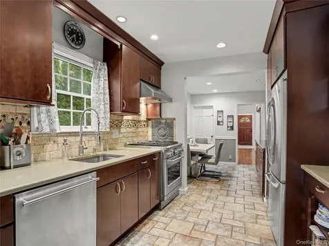 7 Huntwood Place Mount Vernon NY 10552