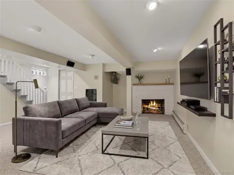 7 Huntwood Place Mount Vernon NY 10552