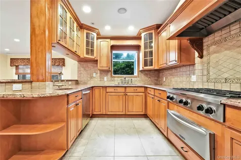 21405 53rd Avenue Bayside NY 11364
