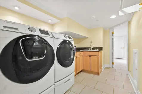 21405 53rd Avenue Bayside NY 11364
