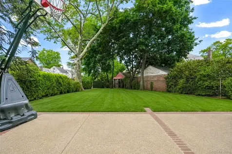21405 53rd Avenue Bayside NY 11364