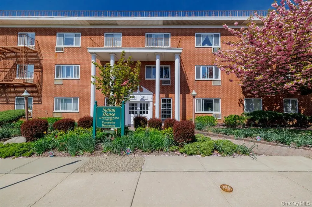 22 N Forest Avenue Rockville Centre NY 11570