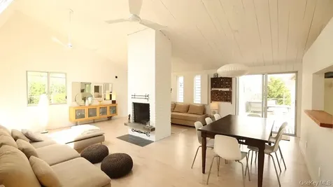 40 Elm Walk Fair Harbor NY 11706