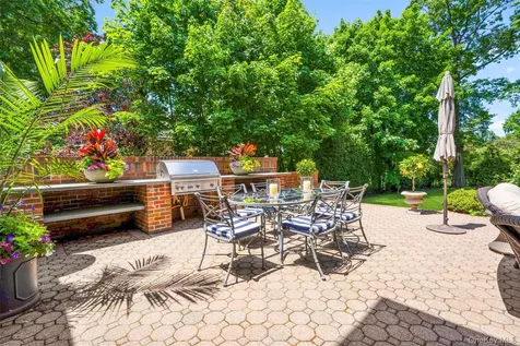 30 Elm Avenue Larchmont NY 10538