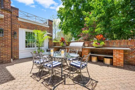 30 Elm Avenue Larchmont NY 10538