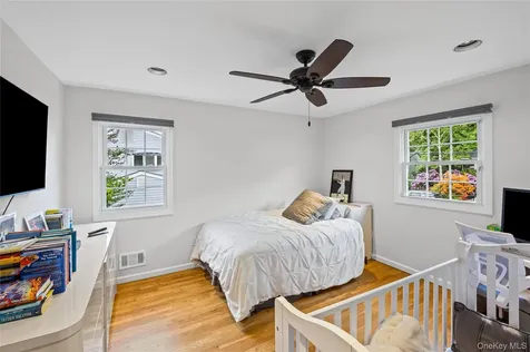25 Gerald Lane Old Bethpage NY 11804