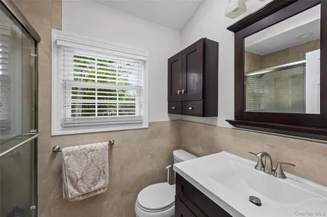 25 Gerald Lane Old Bethpage NY 11804