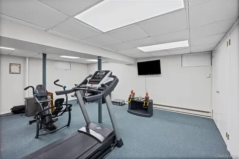 25 Gerald Lane Old Bethpage NY 11804