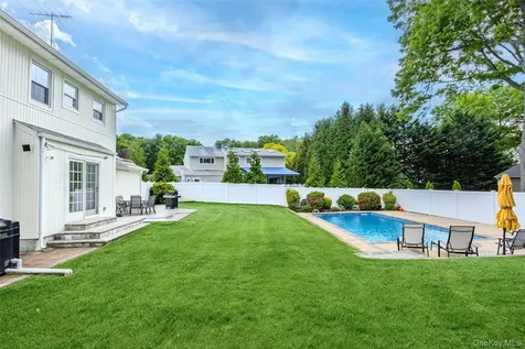 25 Gerald Lane Old Bethpage NY 11804
