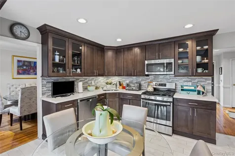 25 Gerald Lane Old Bethpage NY 11804