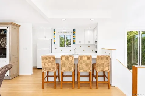 216 Broadway Saltaire NY 11706