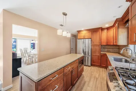 6 Sachem Court Farmingville NY 11738