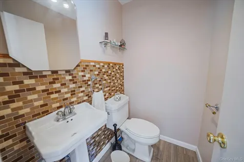 6 Sachem Court Farmingville NY 11738