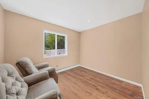 6 Sachem Court Farmingville NY 11738
