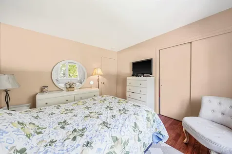 6 Sachem Court Farmingville NY 11738