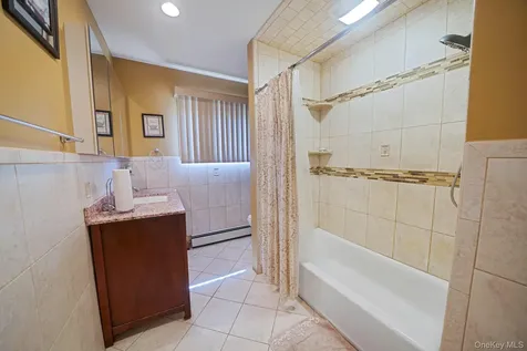 6 Sachem Court Farmingville NY 11738
