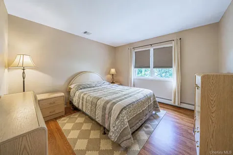 6 Sachem Court Farmingville NY 11738