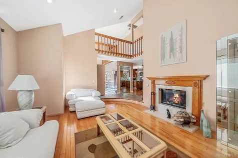 6 Sachem Court Farmingville NY 11738