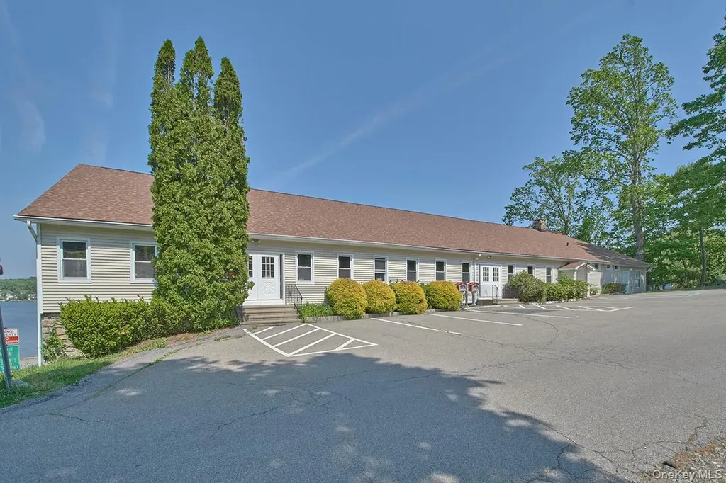 34 Lakeside Drive North Salem NY 10560