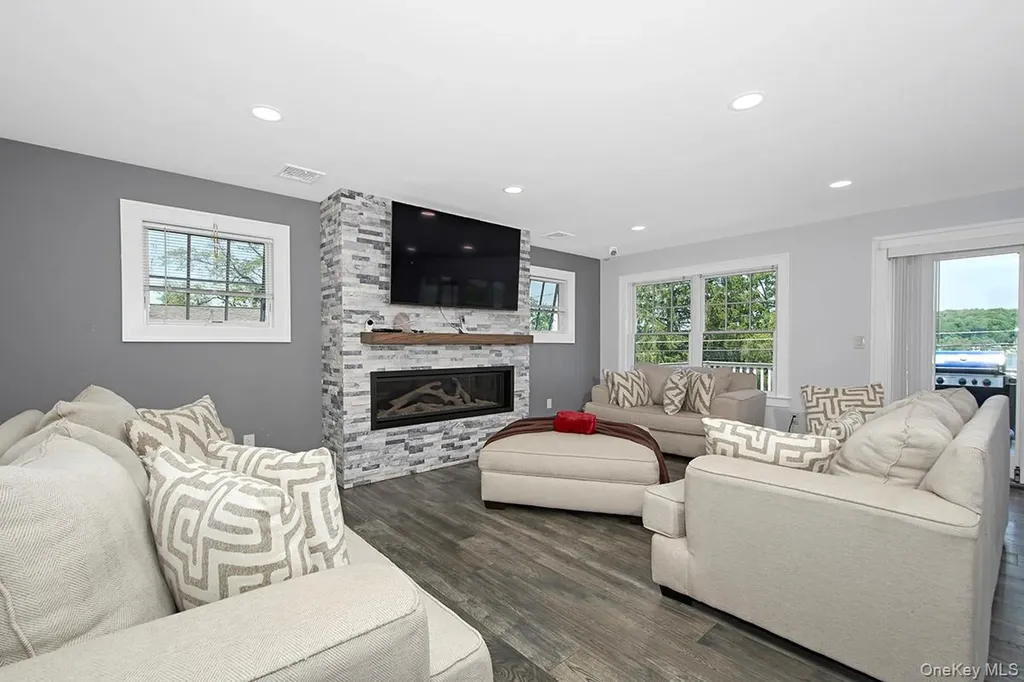 34 Lakeside Drive North Salem NY 10560