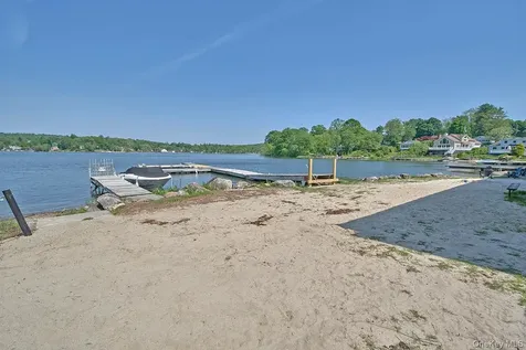 34 Lakeside Drive North Salem NY 10560