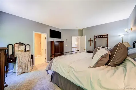 104 Wiccopee Road Putnam Valley NY 10579